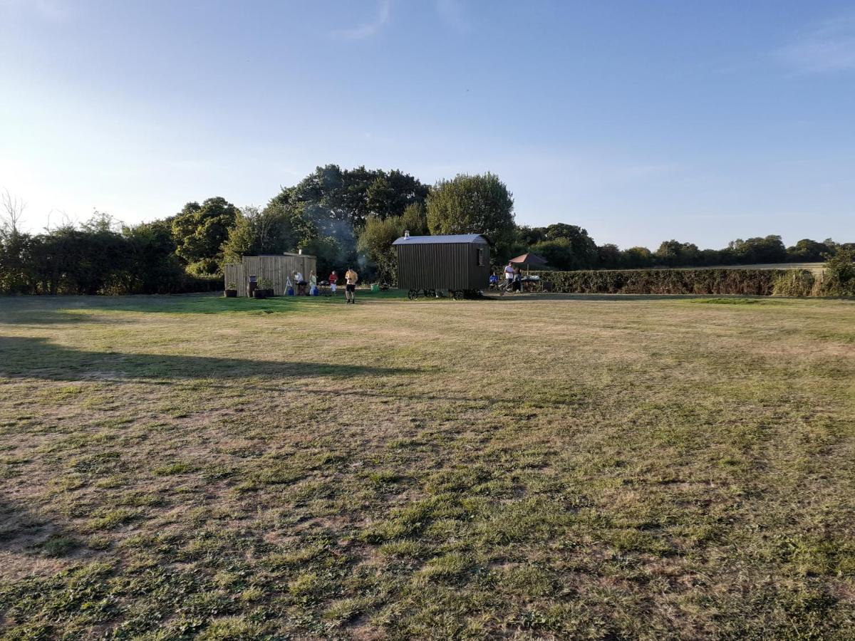 Glamping In Wiltshire In Our Luxury Shepherds Hut ชิปเพแนม ภายนอก รูปภาพ
